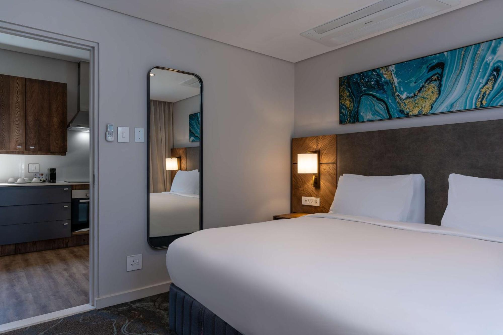 Radisson Hotel And Convention Centre Or Tambo Airport جوهانسبورغ المظهر الخارجي الصورة