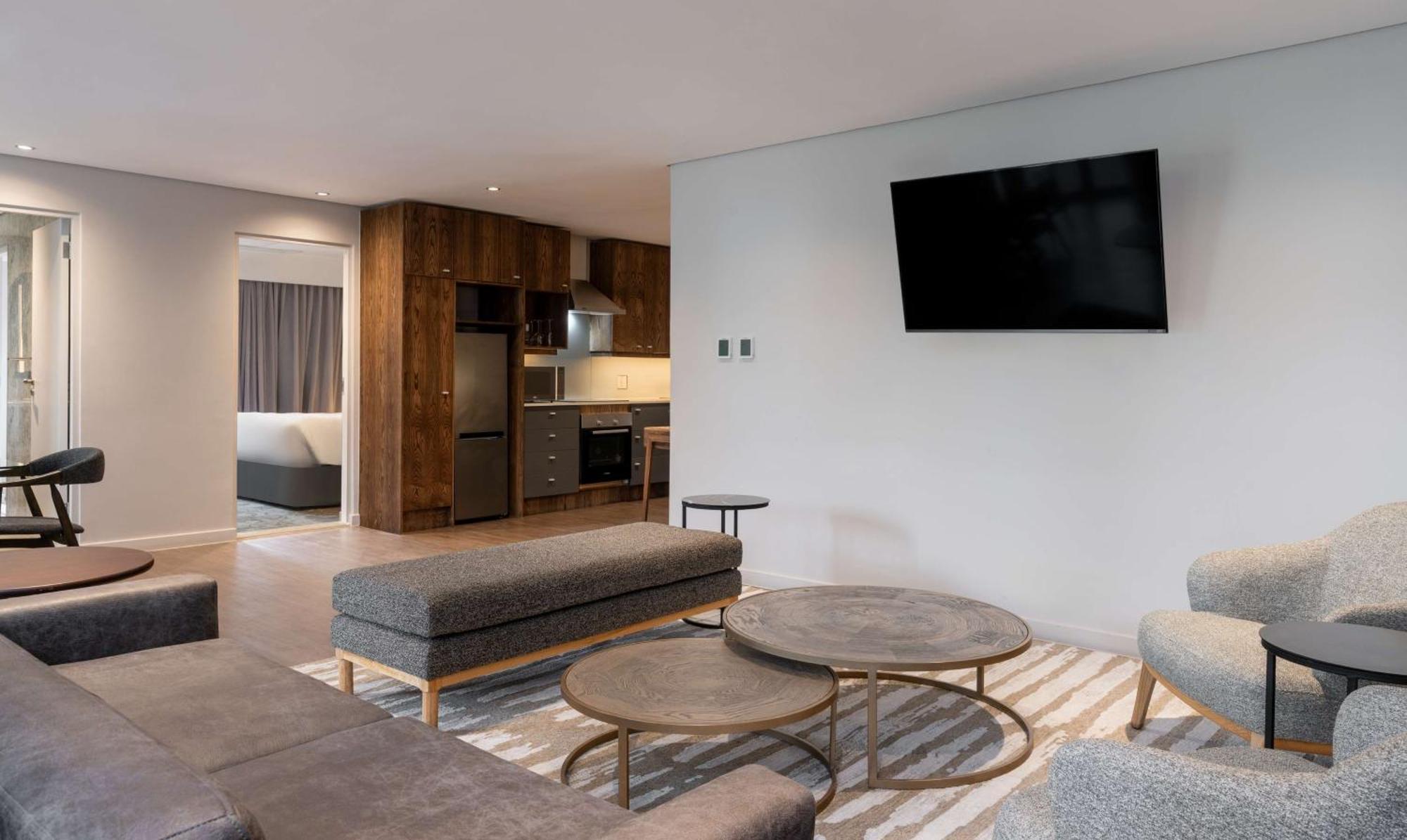 Radisson Hotel And Convention Centre Or Tambo Airport جوهانسبورغ المظهر الخارجي الصورة